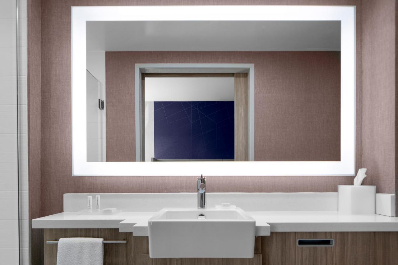 Springhill Suites Winchester Bagian luar foto