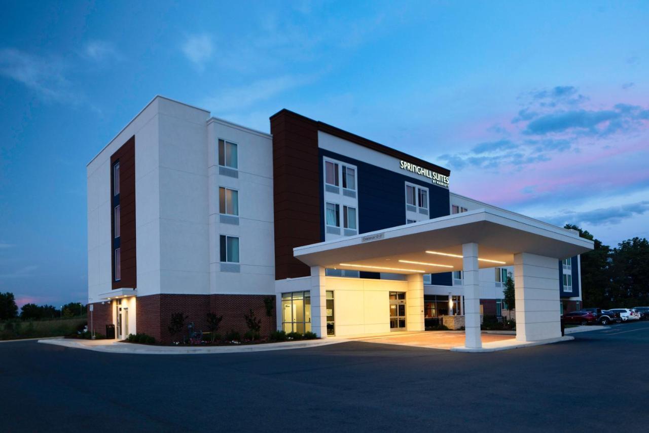 Springhill Suites Winchester Bagian luar foto