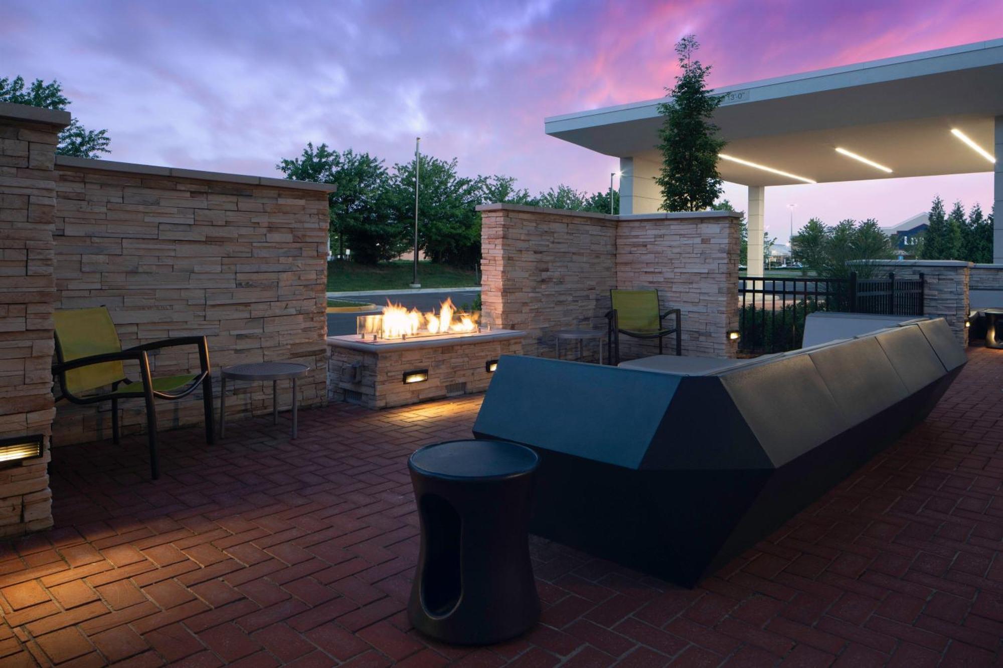 Springhill Suites Winchester Bagian luar foto